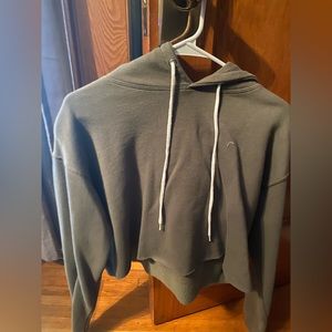 cropped hoodie